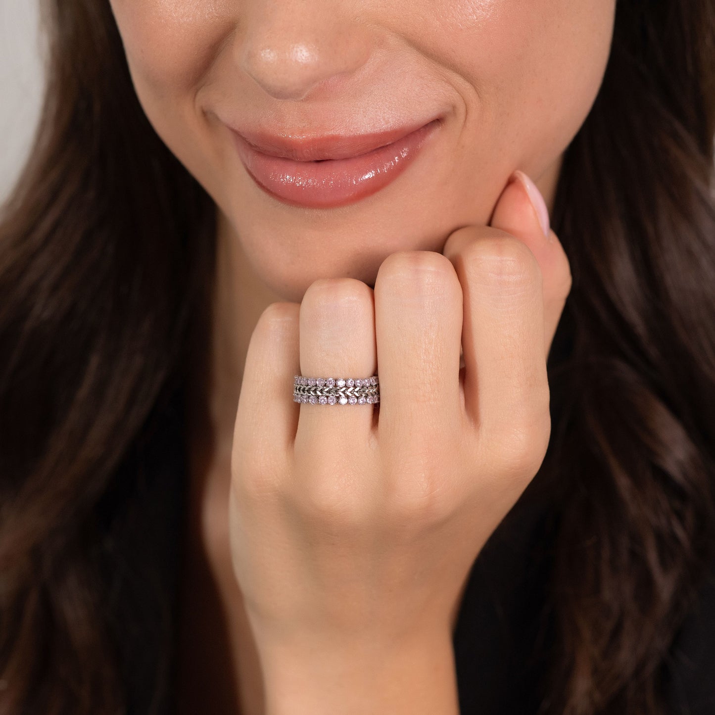 ANILLO DE ACERO PARA MUJER CON CRISTALES BLANCOS TALLA M