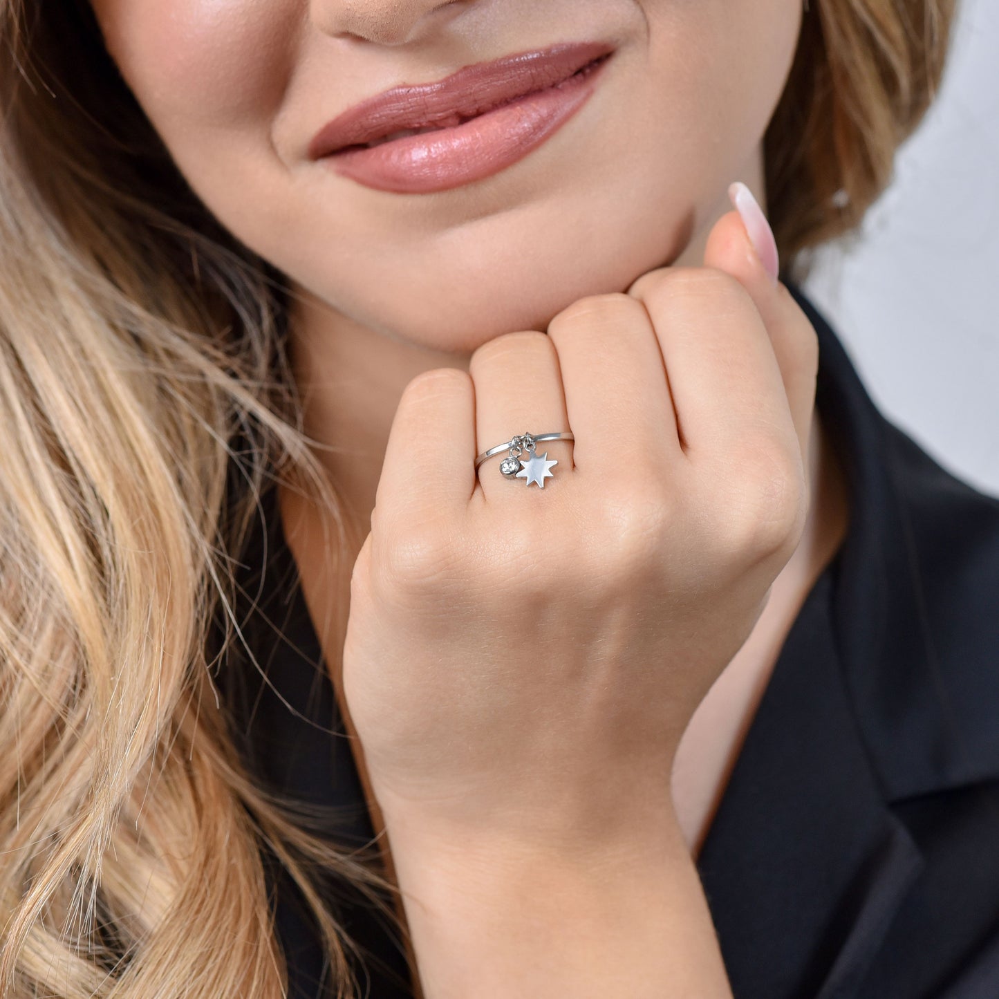 MUJER ANILLO DE ACERO CON ESTRELLA SISSI Y CRISTAL