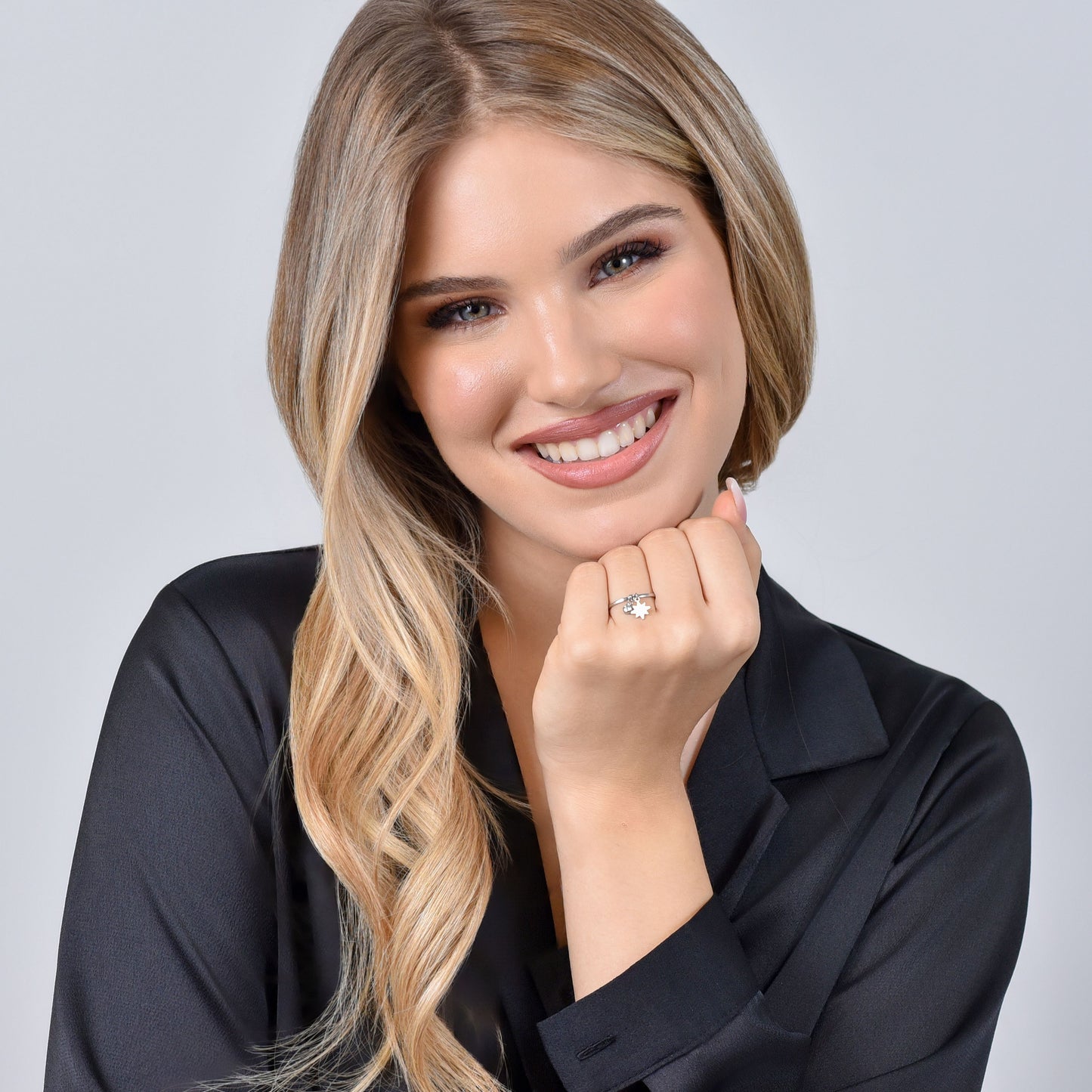 MUJER ANILLO DE ACERO CON ESTRELLA SISSI Y CRISTAL