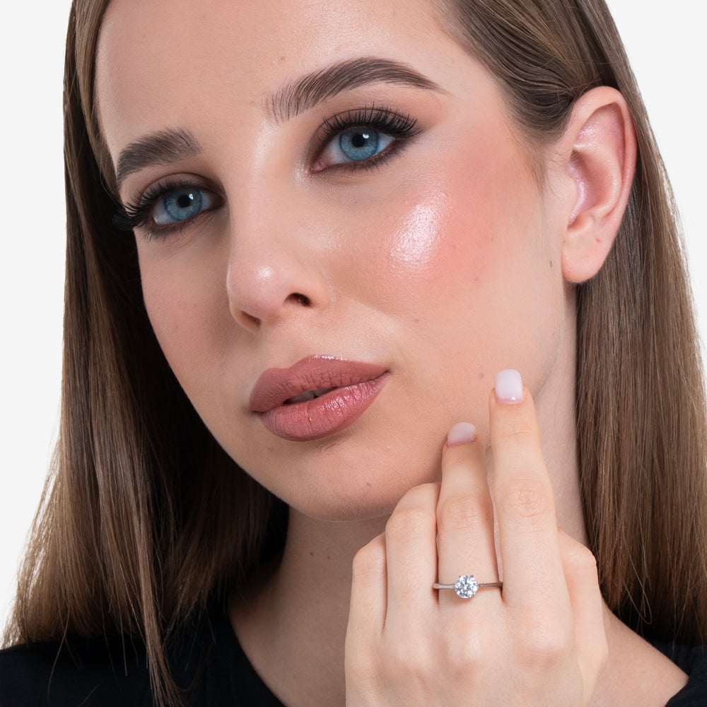 ANILLO DE ACERO PARA SEÑORA CON CRISTAL BLANCO