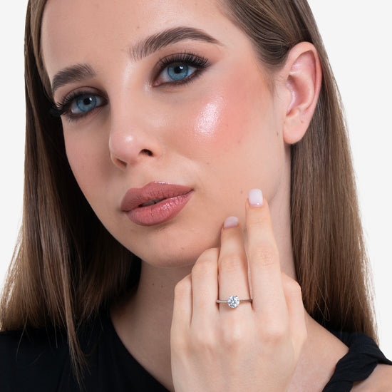 ANILLO DE ACERO PARA SEÑORA CON CRISTAL BLANCO