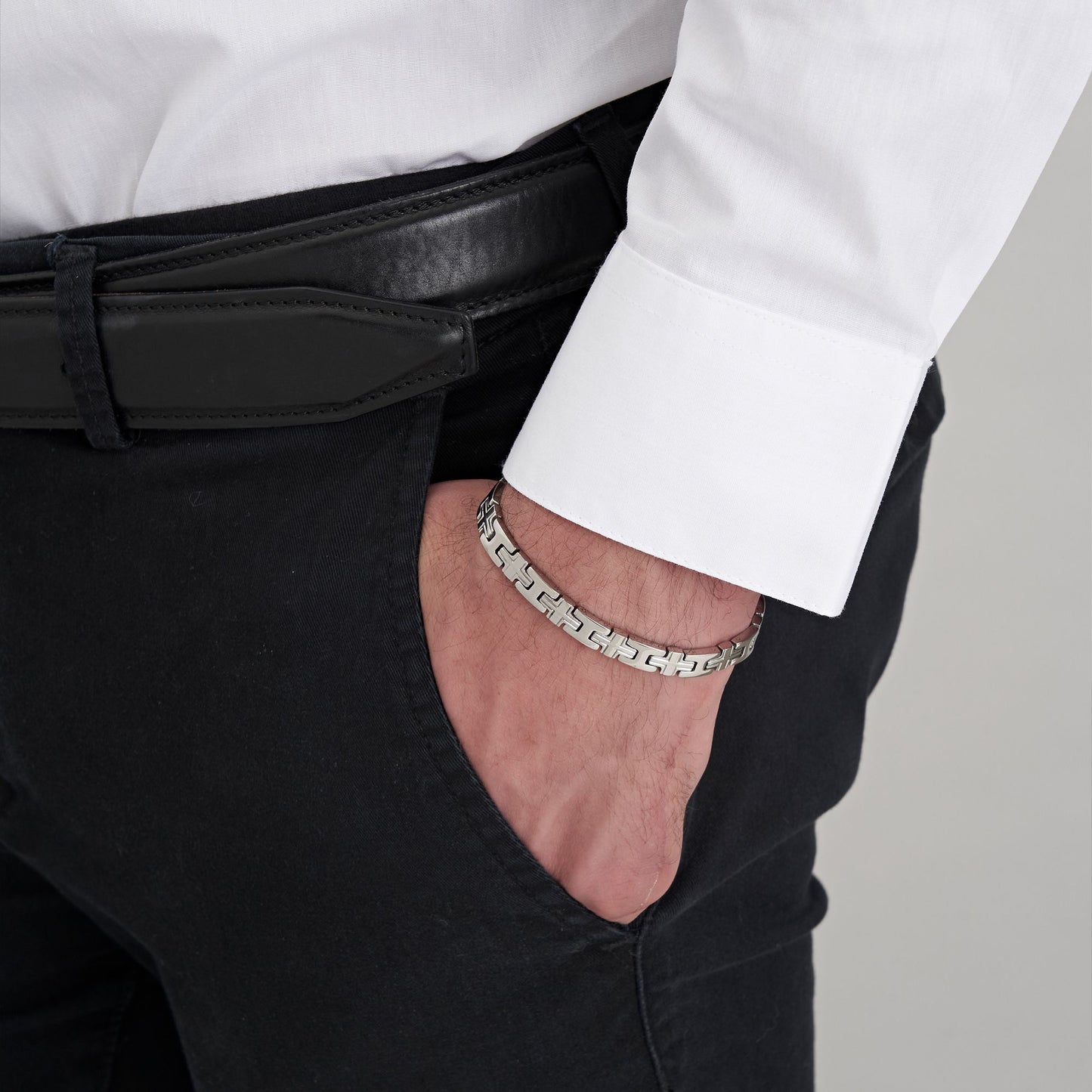 BRAZALETE DE ACERO DE ESLABONES CRUZADOS PARA HOMBRE