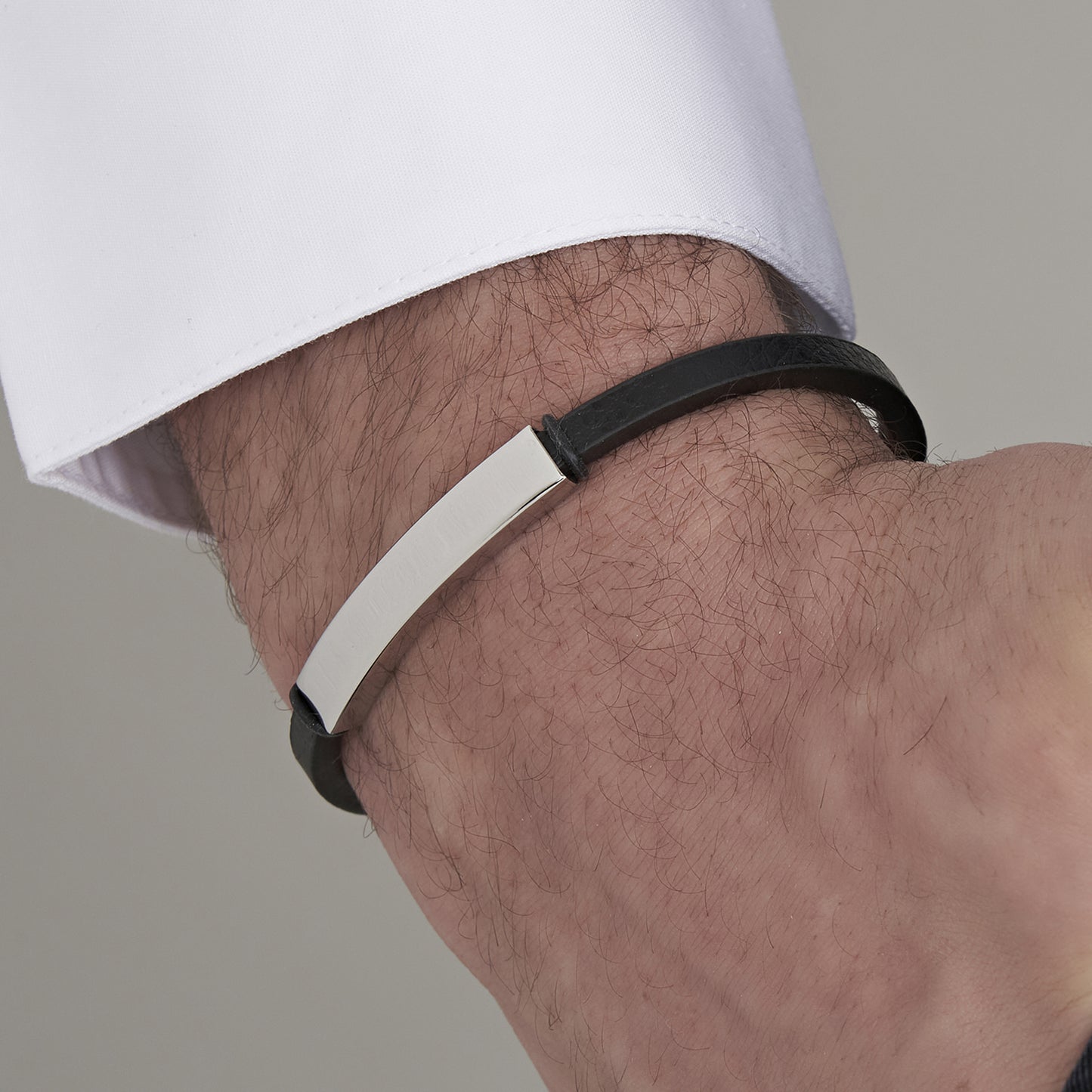 PULSERA DE CUERO PARA HOMBRE CON PLACA DE ACERO