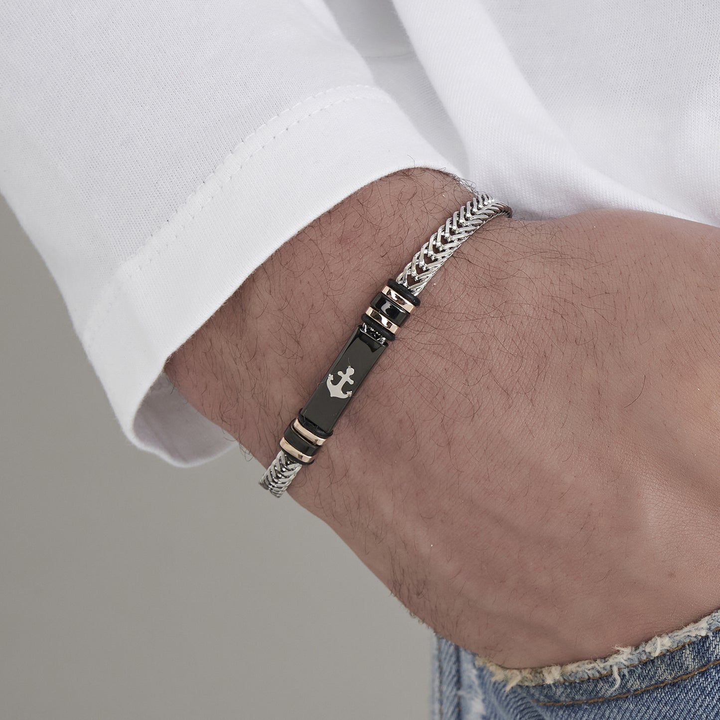 BRAZALETE DE ACERO IP NEGRO PARA HOMBRE CON ANCLA