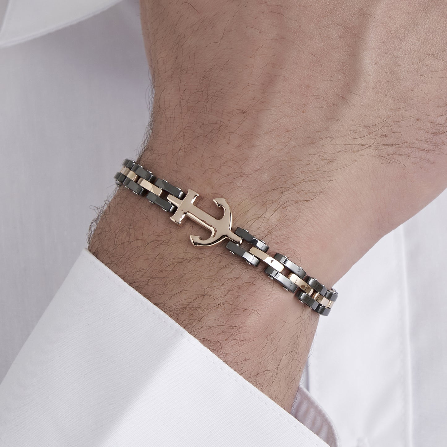 BRAZALETE DE ACERO ROSA PARA HOMBRE CON ELEMENTOS DE CERÁMICA NEGRA Y ANCLA