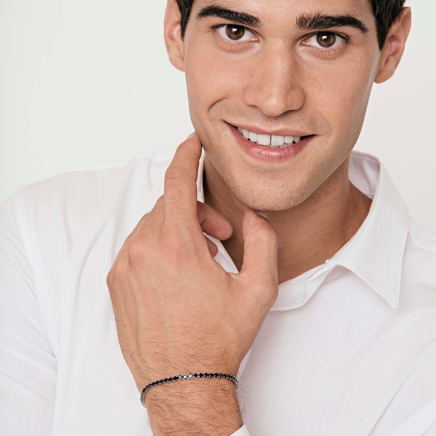 PULSERA DE TENIS DE ACERO PARA HOMBRE CON CRISTALES NEGROS