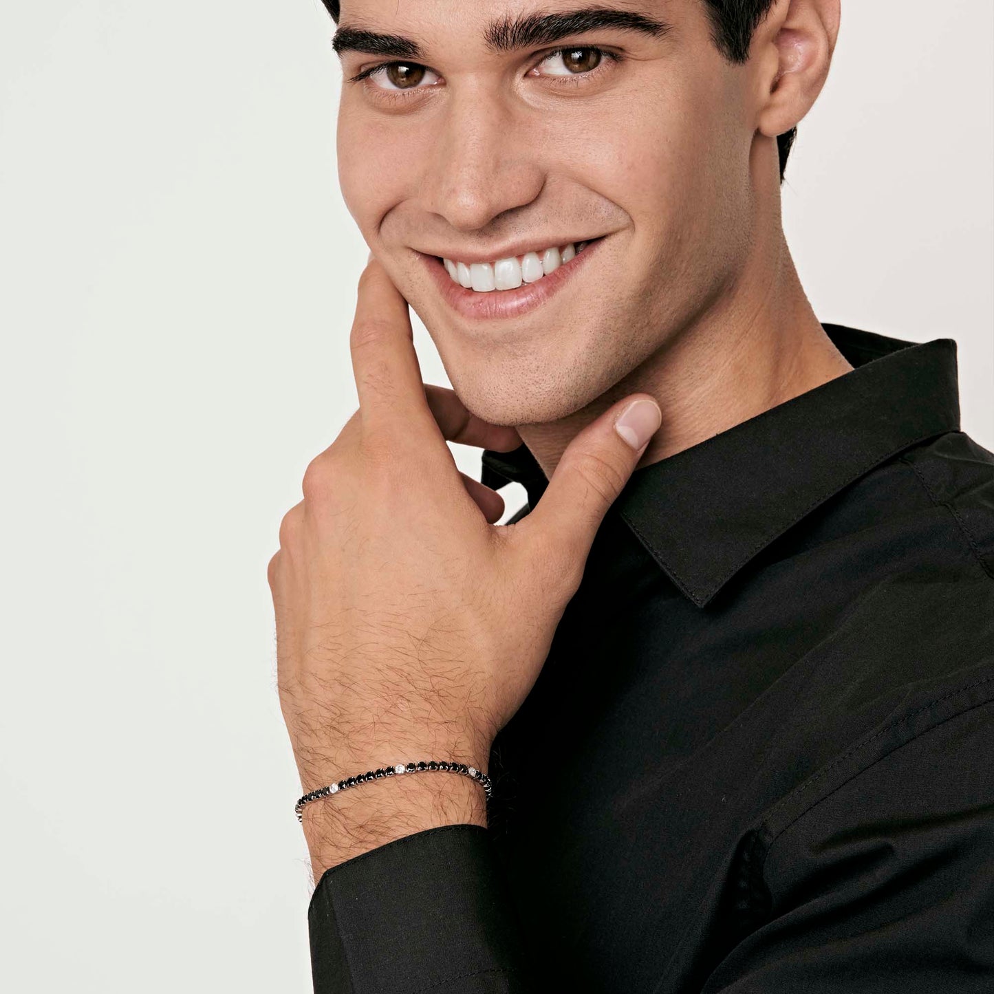 PULSERA DE TENIS DE ACERO PARA HOMBRE CON CRISTALES BLANCOS Y NEGROS