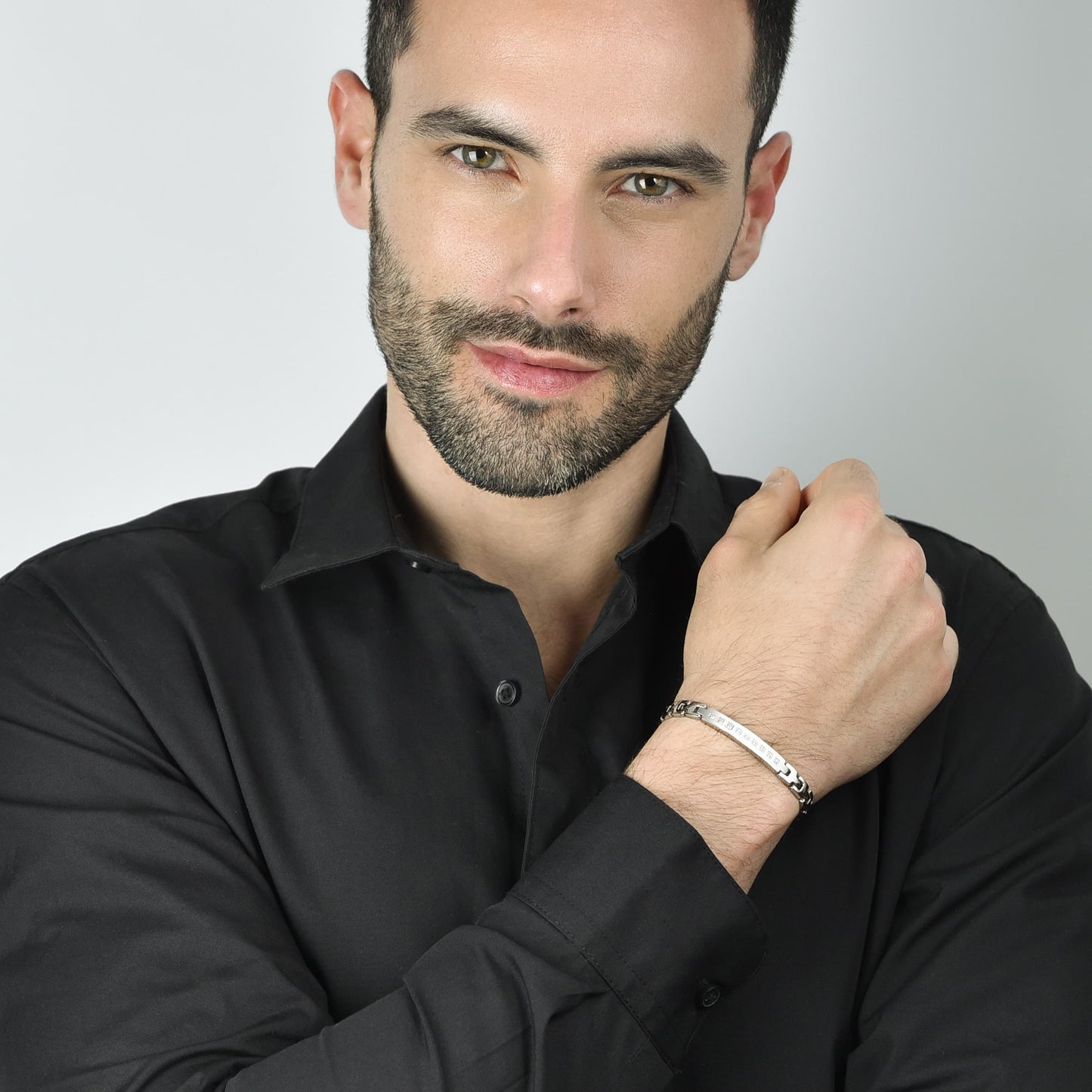 PULSERA DE ACERO PARA HOMBRE CON CRISTALES BLANCOS