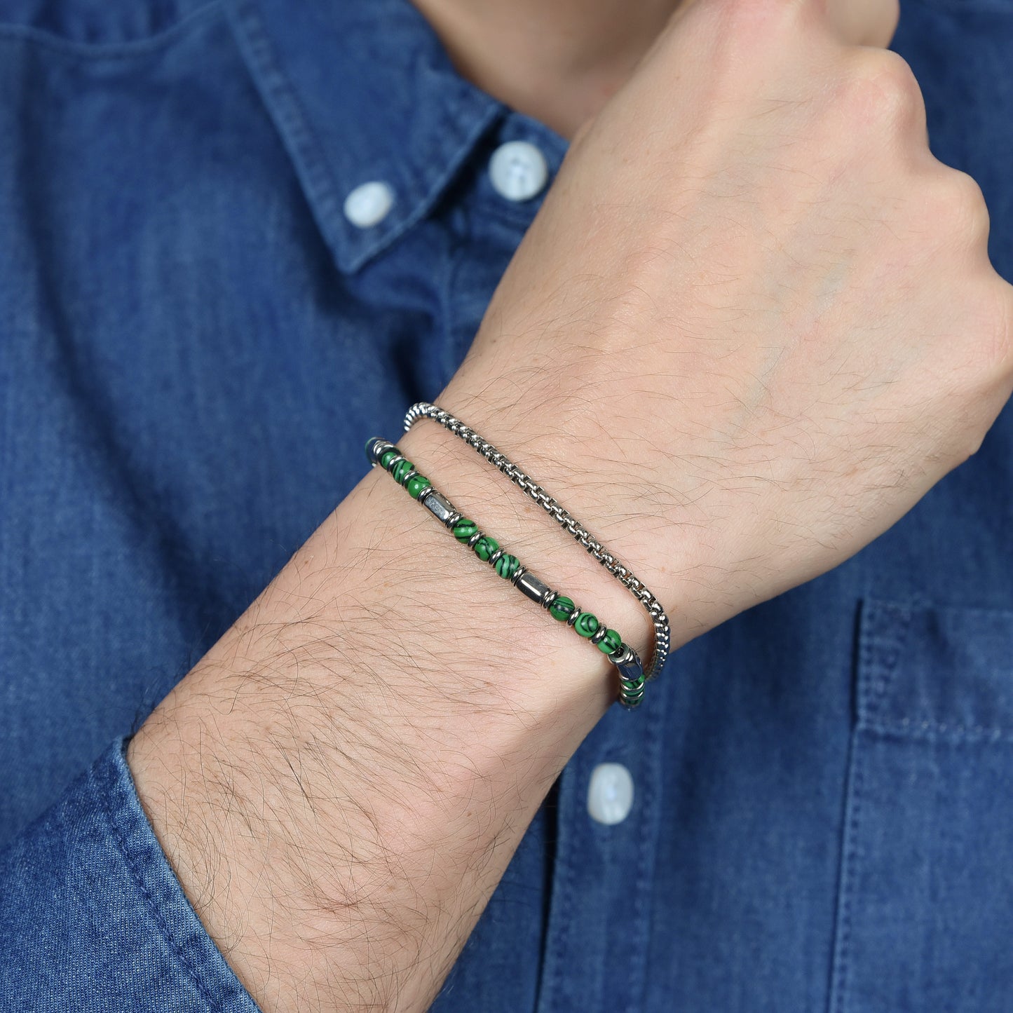 PULSERA DE ACERO PARA HOMBRE CON PIEDRAS VERDES Y ELEMENTOS DE ACERO