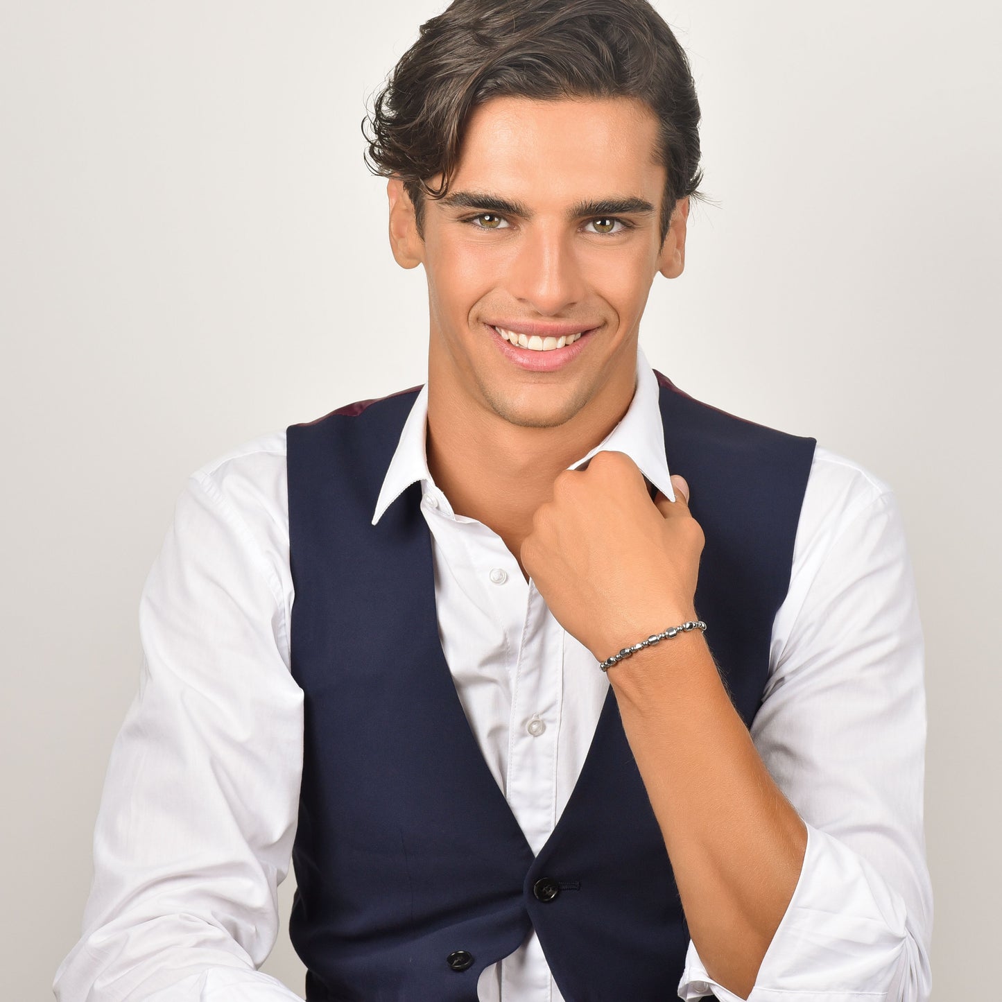 PULSERA DE ACERO PARA HOMBRE CON HEMATITA PLATEADA