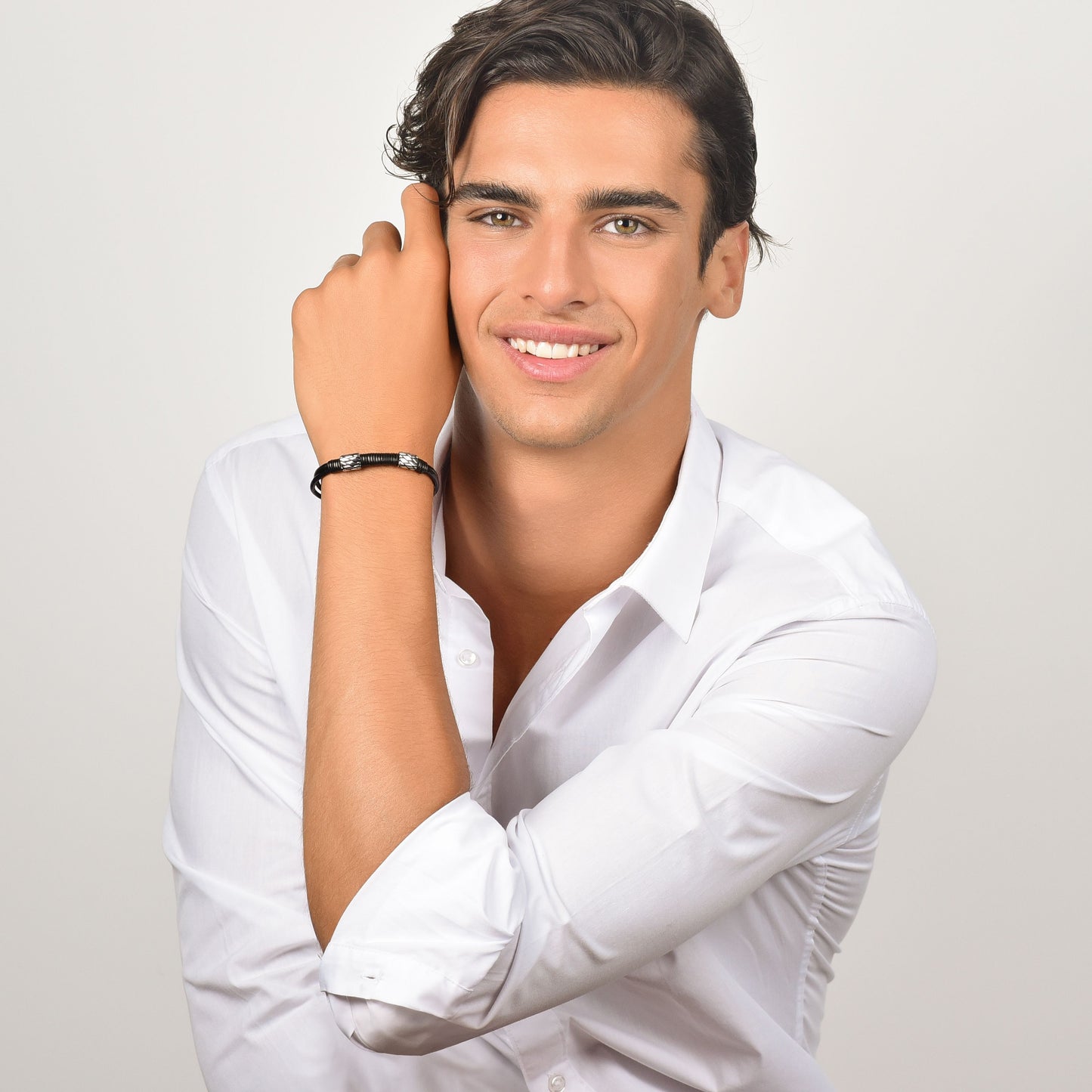 PULSERA DE CABALLERO DE CUERO MARRÓN CON ELEMENTOS DE ACERO