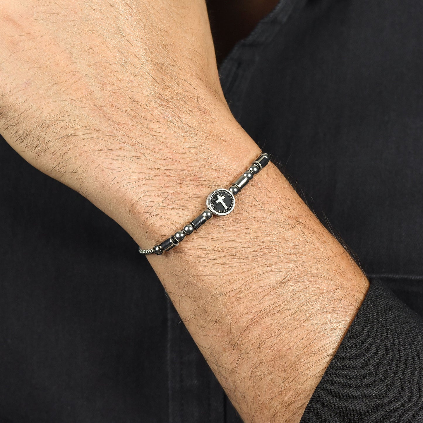PULSERA ELEMENTO DE ACERO PARA HOMBRE CON CRUZ DE PLATA Y ESMALTE NEGRO