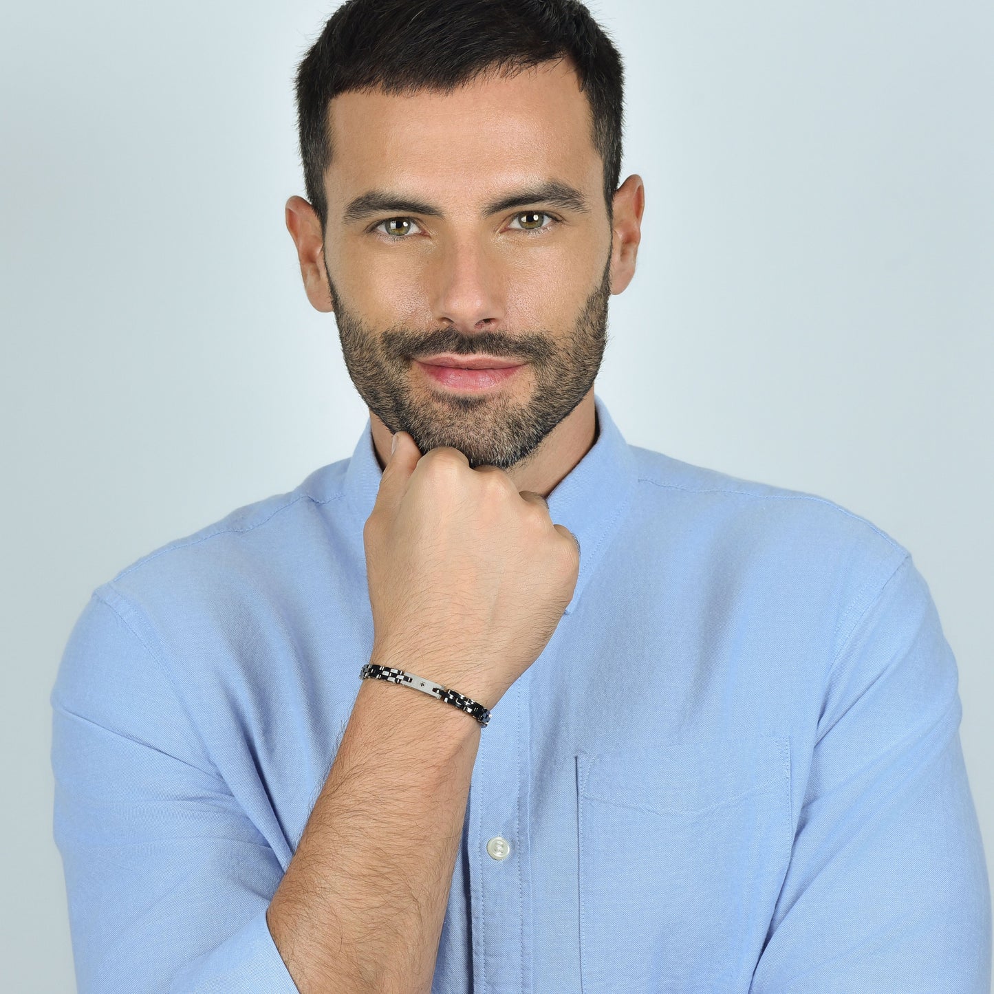 BRAZALETE DE HOMBRE DE ACERO CON CERÁMICA NEGRA Y CRISTAL NEGRO