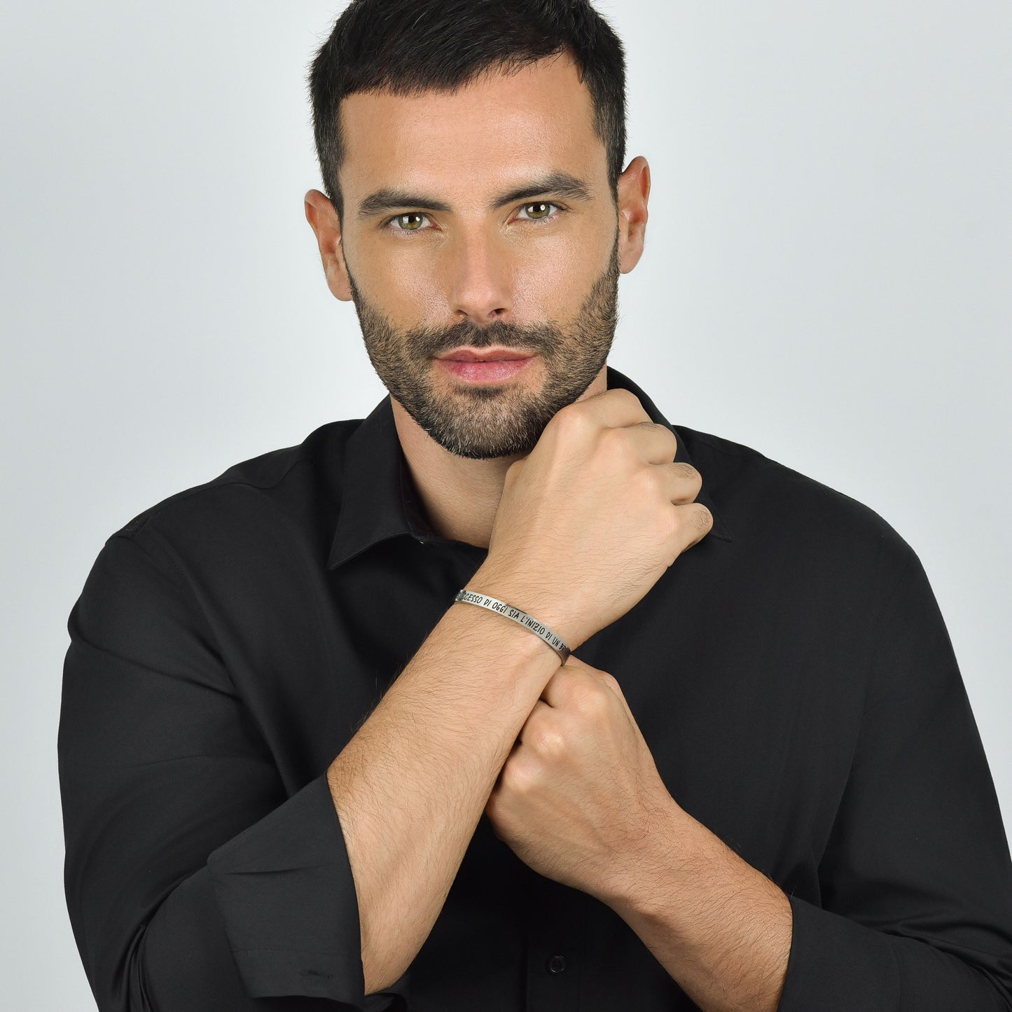 BRAZALETE DE ACERO PARA HOMBRE EL ÉXITO DE HOY ES EL COMIENZO DE UN FUTURO BRILLANTE