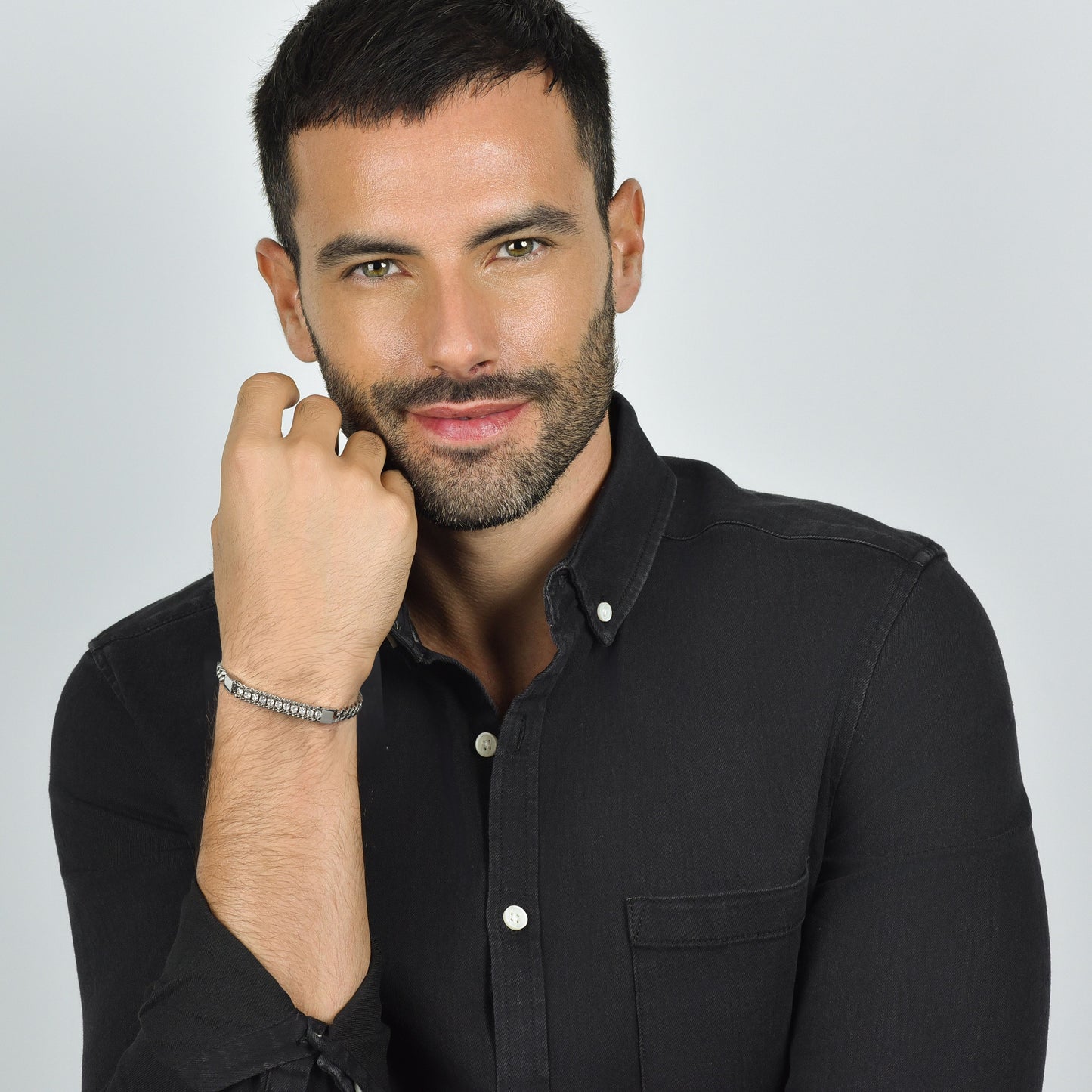 PULSERA ELEMENTO DE ACERO PARA HOMBRE CON CRISTALES BLANCOS