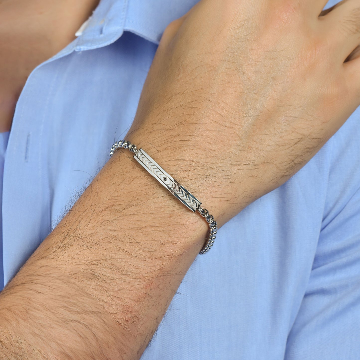 BRAZALETE DE ACERO PARA HOMBRE CON ELEMENTO DE ACERO