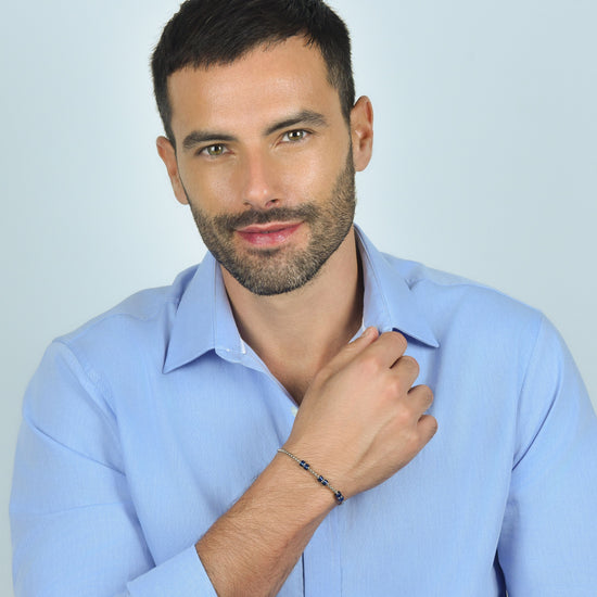 PULSERA DE ACERO PARA HOMBRE CON ELEMENTOS IP AZULES Y PLATEADOS