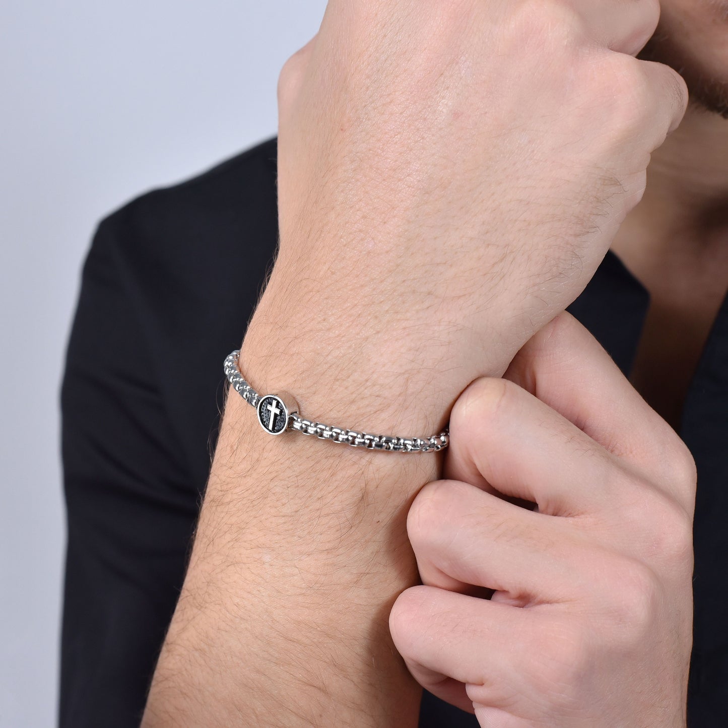 PULSERA DE ACERO PARA HOMBRE CON CRUZ