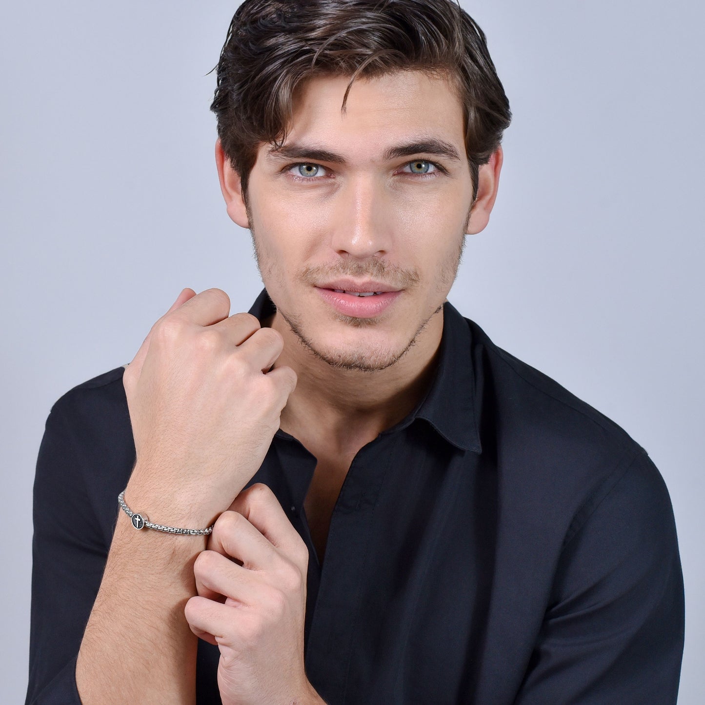 PULSERA DE ACERO PARA HOMBRE CON CRUZ