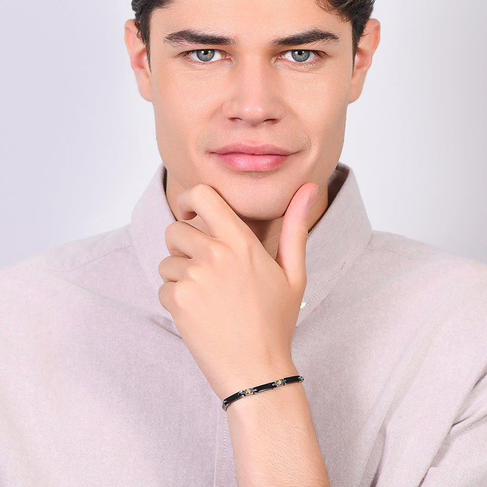 BRAZALETE DE CABALLERO DE ACERO Y CERÁMICA NEGRA