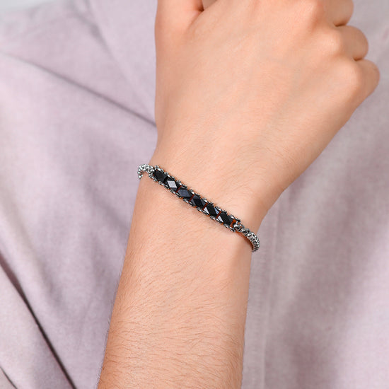 BRAZALETE DE ACERO PARA HOMBRE ELEMENTOS CENTRALES