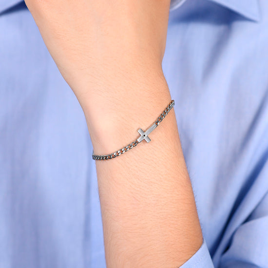 PULSERA DE HOMBRE CON CRUZ DE ACERO Y CIRCONITAS NEGRAS