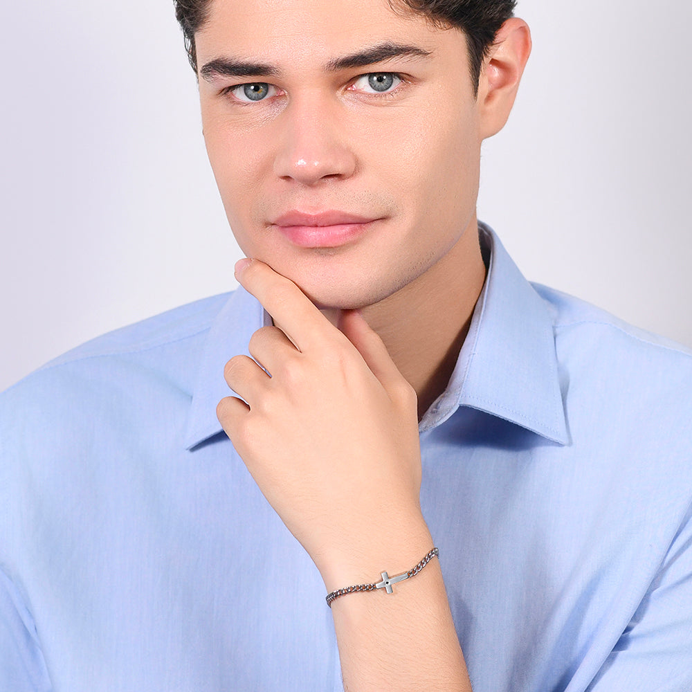 PULSERA DE HOMBRE CON CRUZ DE ACERO Y CIRCONITAS NEGRAS