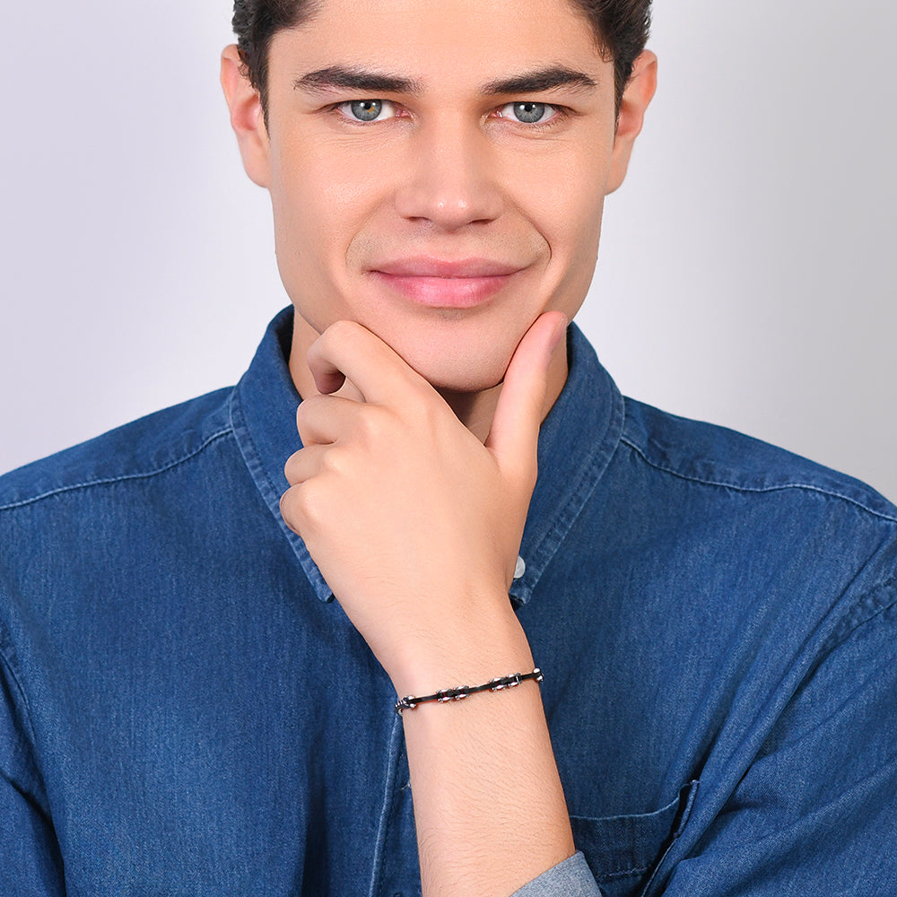 BRAZALETE DE CABALLERO DE ACERO Y CERÁMICA NEGRA