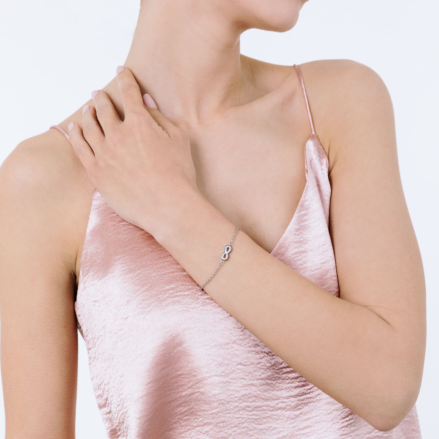 PULSERA DE ACERO PARA MUJER CON INFINITO Y CRISTALES