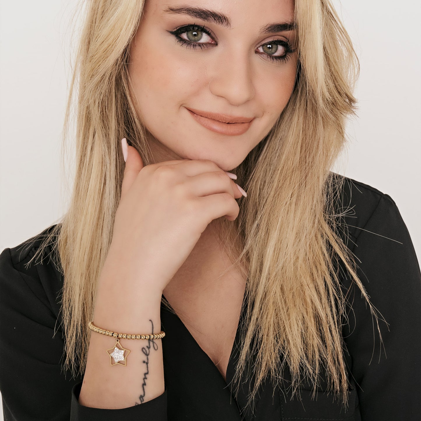 IP PULSERA DE ACERO DORADO PARA MUJER CON ESTRELLA CON CRISTALES BLANCOS