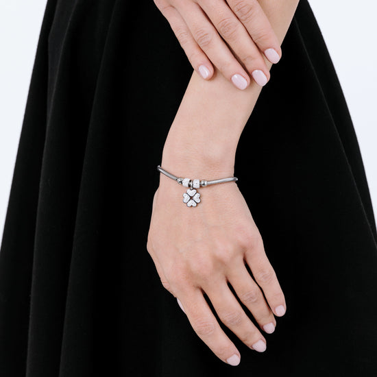 PULSERA DE ACERO PARA MUJER CON TRÉBOL DE CUATRO HOJAS Y CRISTALES BLANCOS