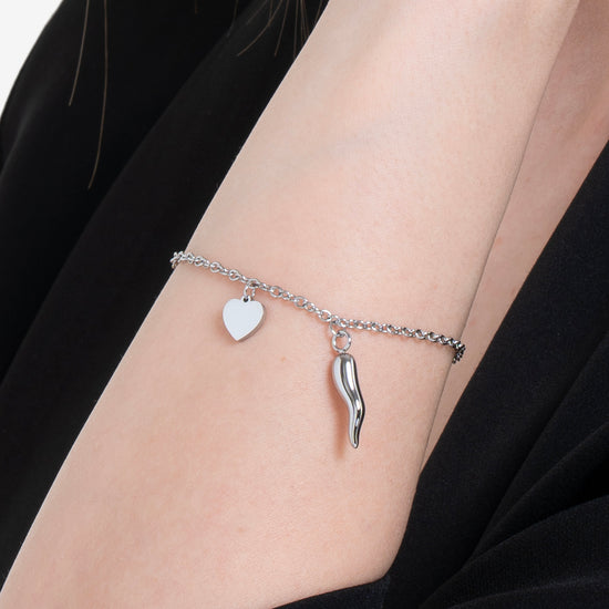 PULSERA DE ACERO PARA MUJER CON CORAZÓN Y CUERNO
