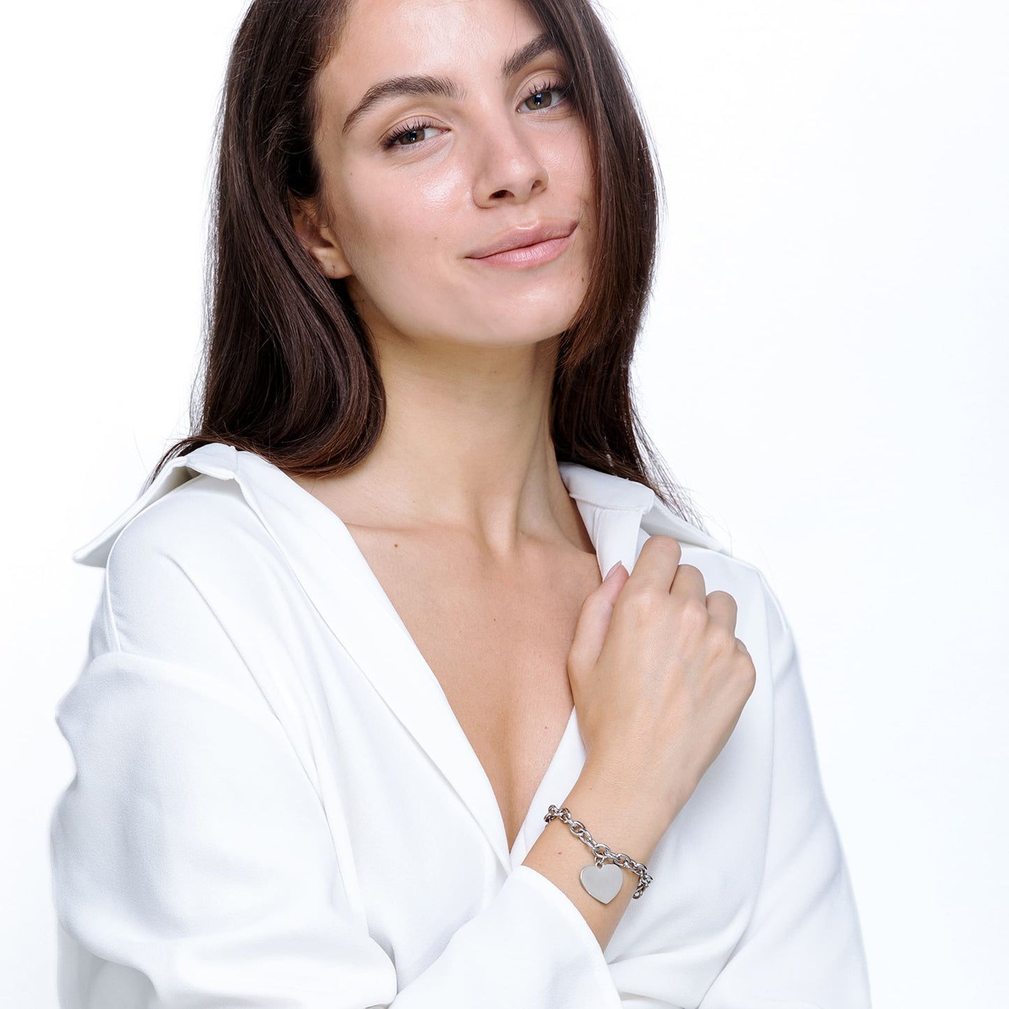 PULSERA PERSONALIZADA DE ACERO CON ESLABONES EN FORMA DE CORAZÓN PARA MUJER