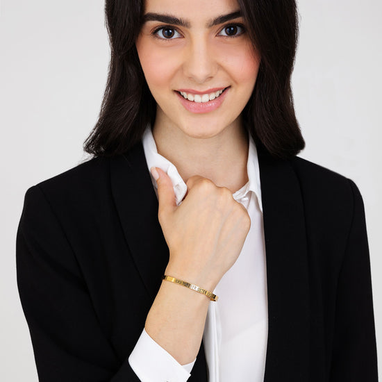 BRAZALETE DE ACERO CHAPADO EN ORO PARA MUJER CON FOREVER SISTER