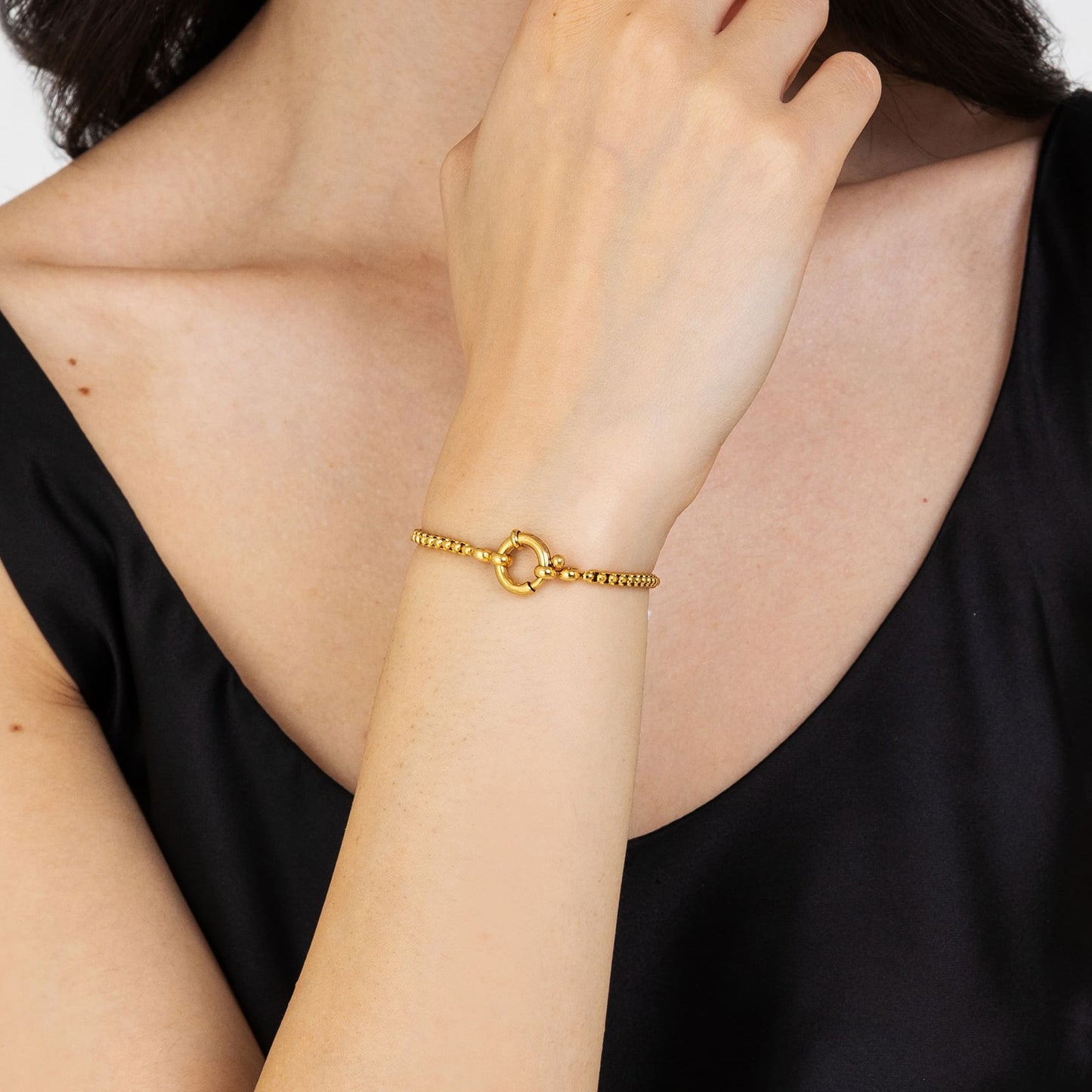 PULSERA DE ACERO DORADO PARA MUJER CON ARO