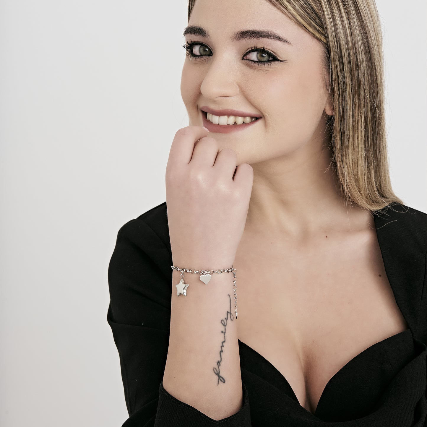IP PULSERA DE ACERO DORADO PARA MUJER CON ESTRELLA Y CORAZÓN