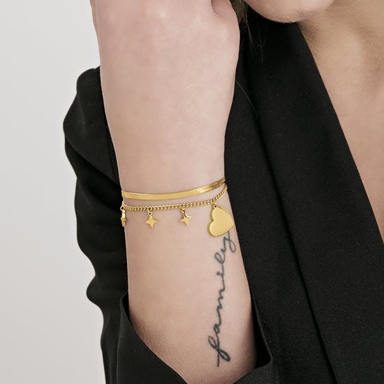 IP PULSERA DE ACERO DORADO PARA MUJER CON CORAZÓN