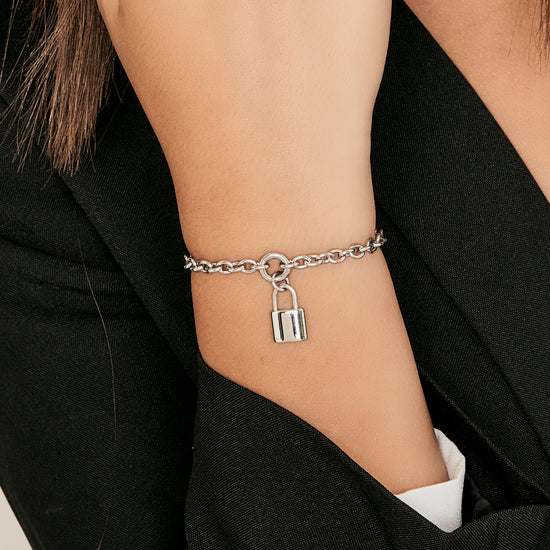 PULSERA DE ACERO PARA MUJER CON CANDADO