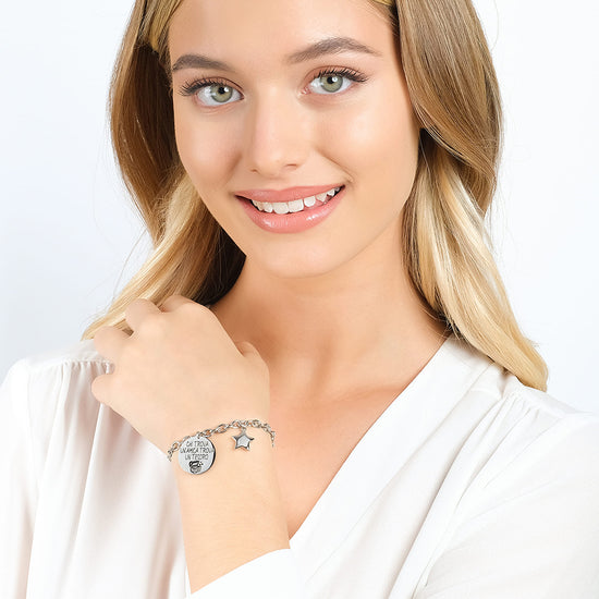 Subir imagen a la galería PULSERA DE ACERO PARA MUJER QUE ENCUENTRA UN AMIGO ENCUENTRA UN TESORO
