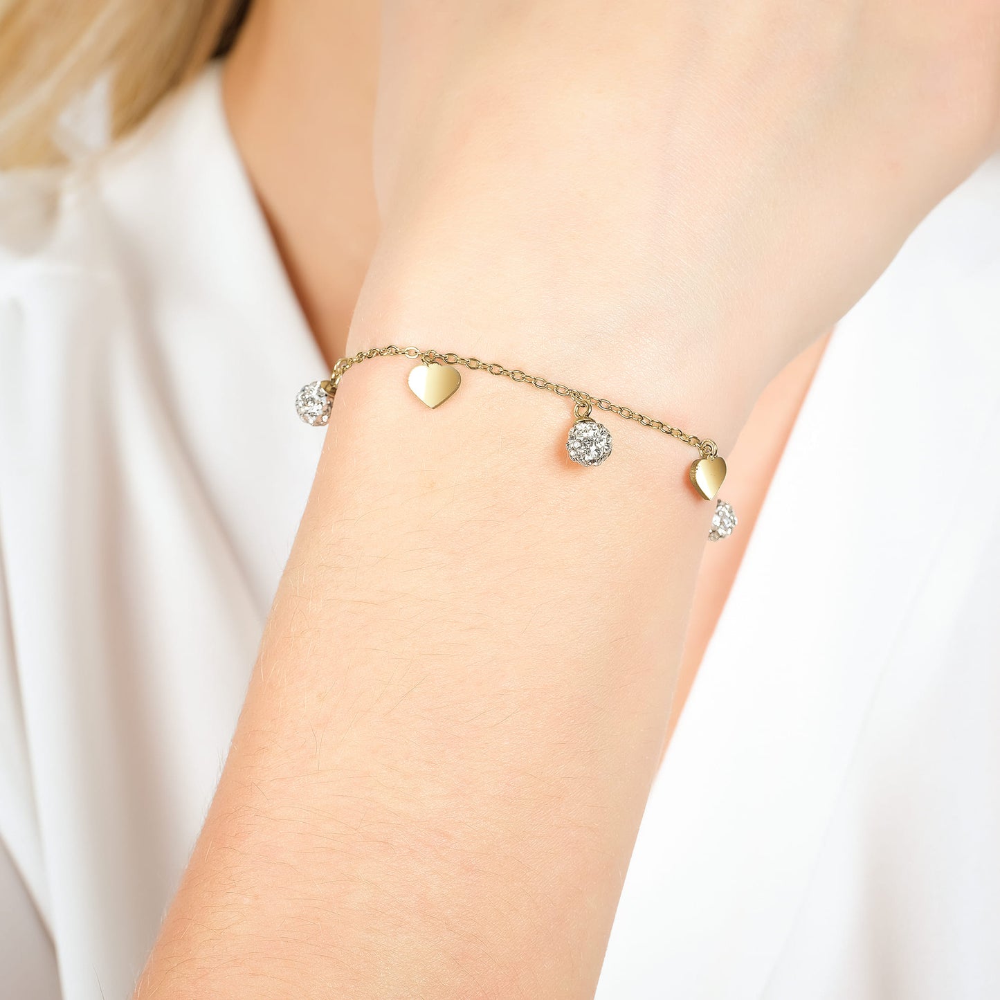 IP PULSERA DE ACERO DORADO PARA MUJER CON CORAZONES Y CRISTALES BLANCOS