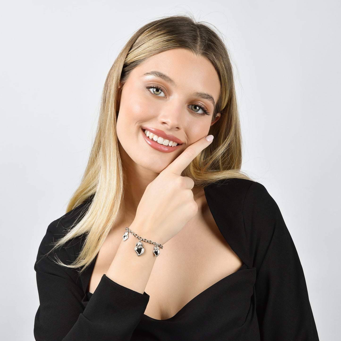 PULSERA DE ACERO PARA MUJER CON CORAZÓN SAGRADO