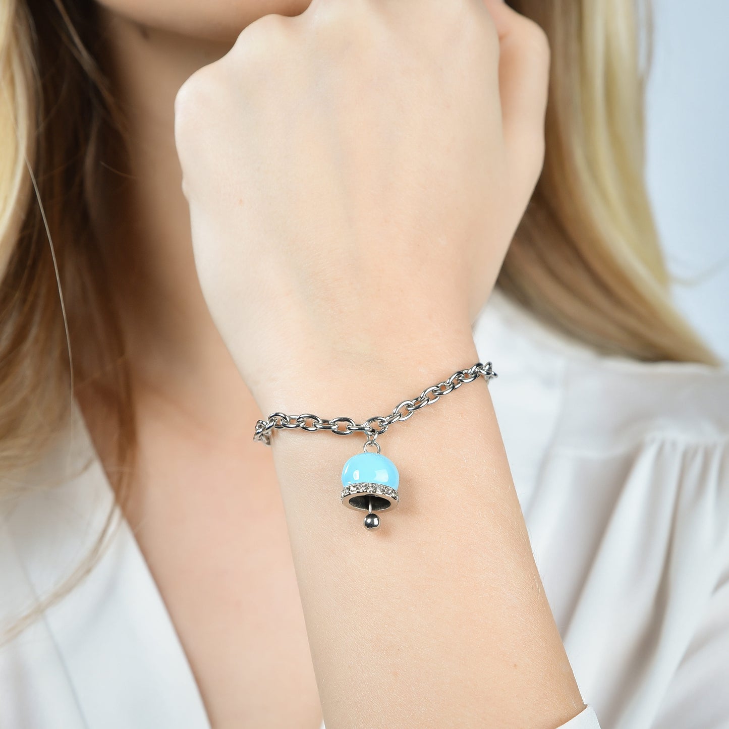 PULSERA DE ACERO PARA MUJER CON CAMPANA DE ESMALTE TURQUESA Y CRISTALES
