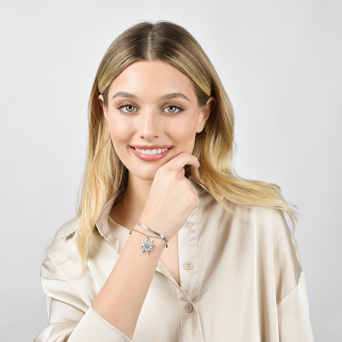BRAZALETE DE ACERO PARA MUJER CON CRISTALES BLANCOS