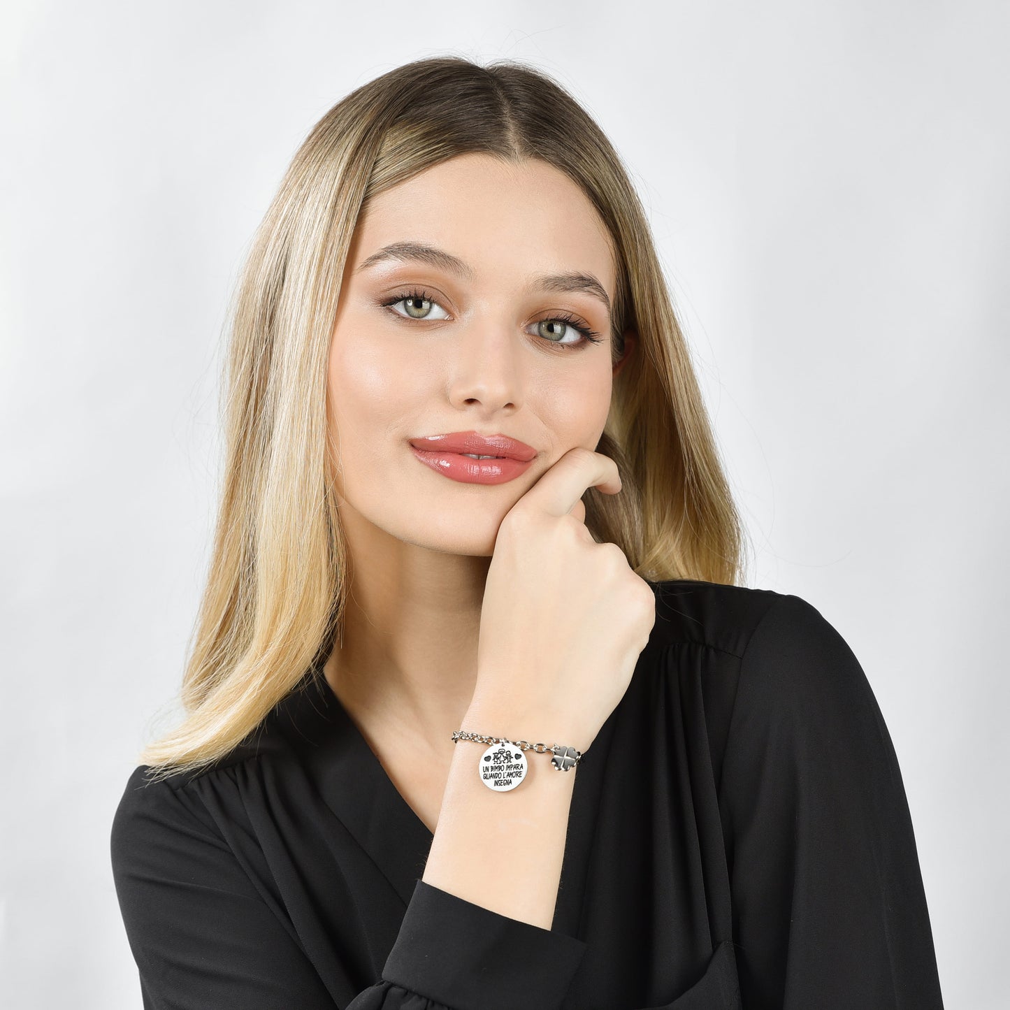 PULSERA DE ACERO PARA MUJER UN NIÑO APRENDE CUANDO EL AMOR ENSEÑA