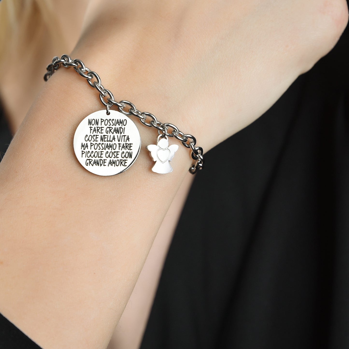 BRAZALETE DE ACERO DE LAS MUJERES NO PODEMOS HACER GRANDES COSAS EN LA VIDA, PERO PODEMOS