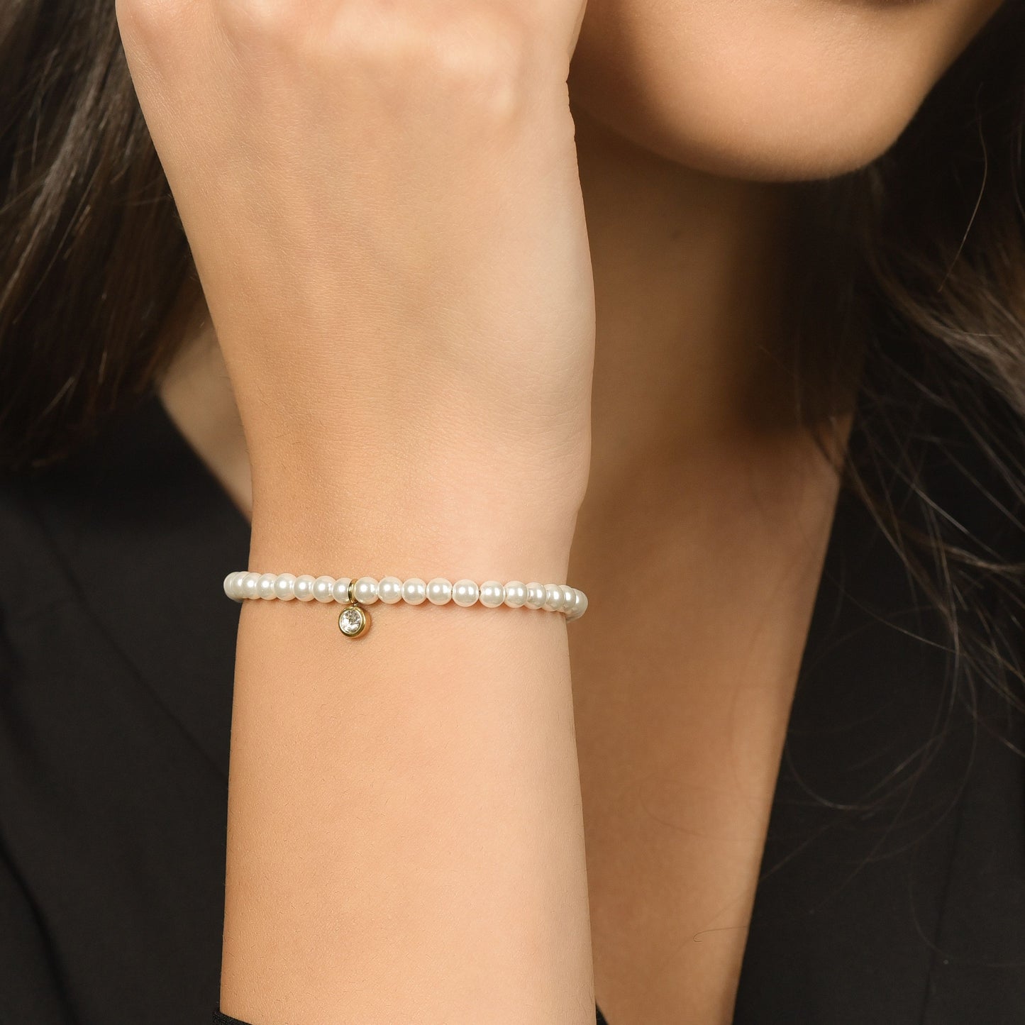 IP PULSERA DE ACERO DORADO PARA MUJER CON CUENTAS DE CRISTAL BLANCO