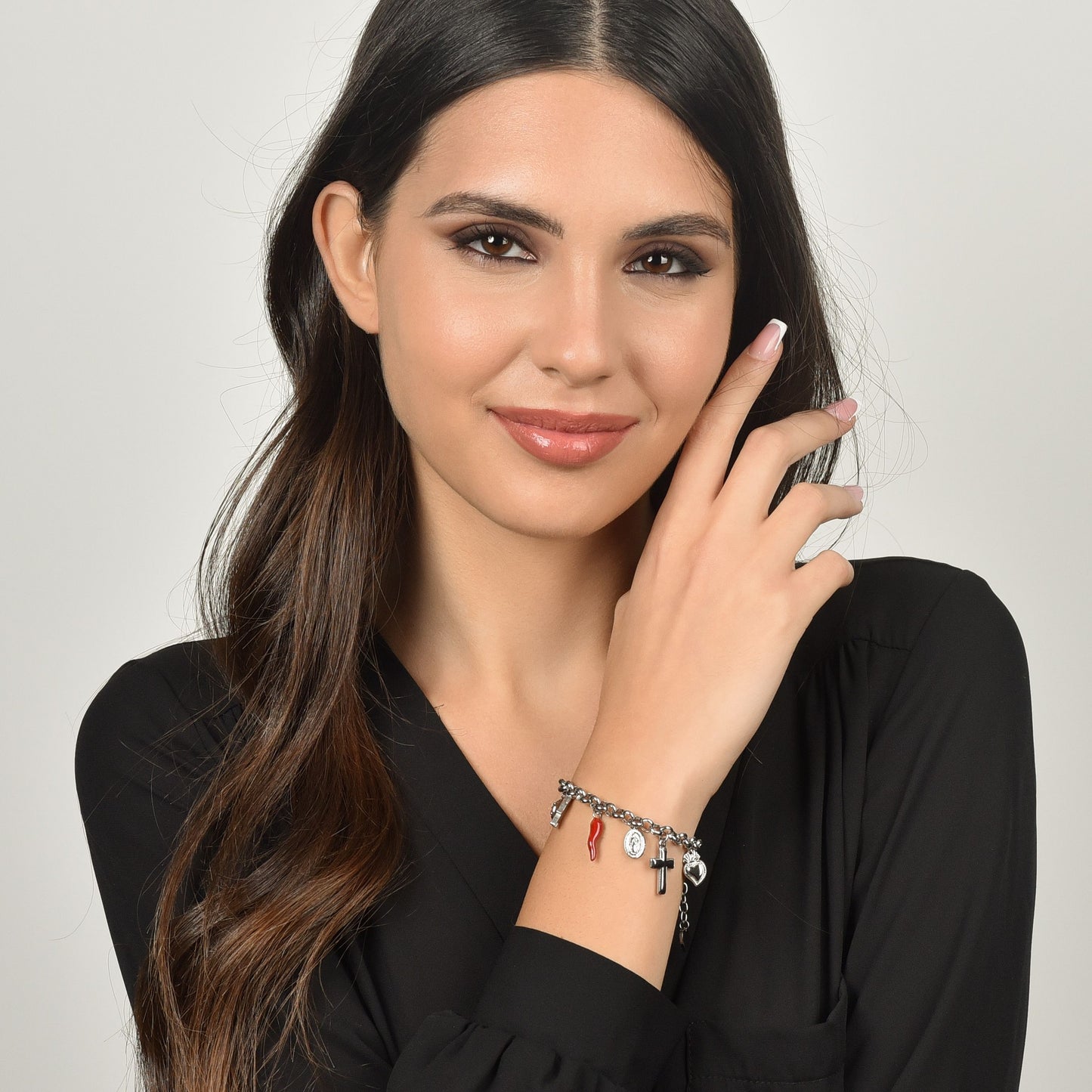 PULSERA DE ACERO PARA MUJER CON CHARMS