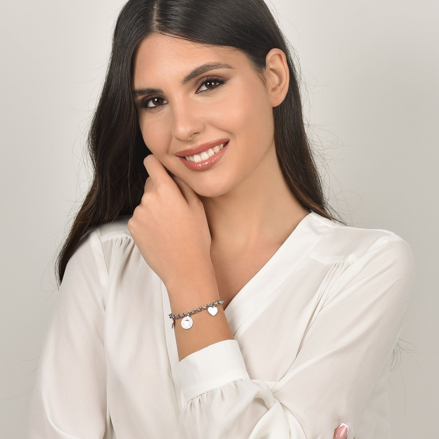 PULSERA DE ACERO PARA MUJER CON CORAZONES Y CRISTALES BLANCOS