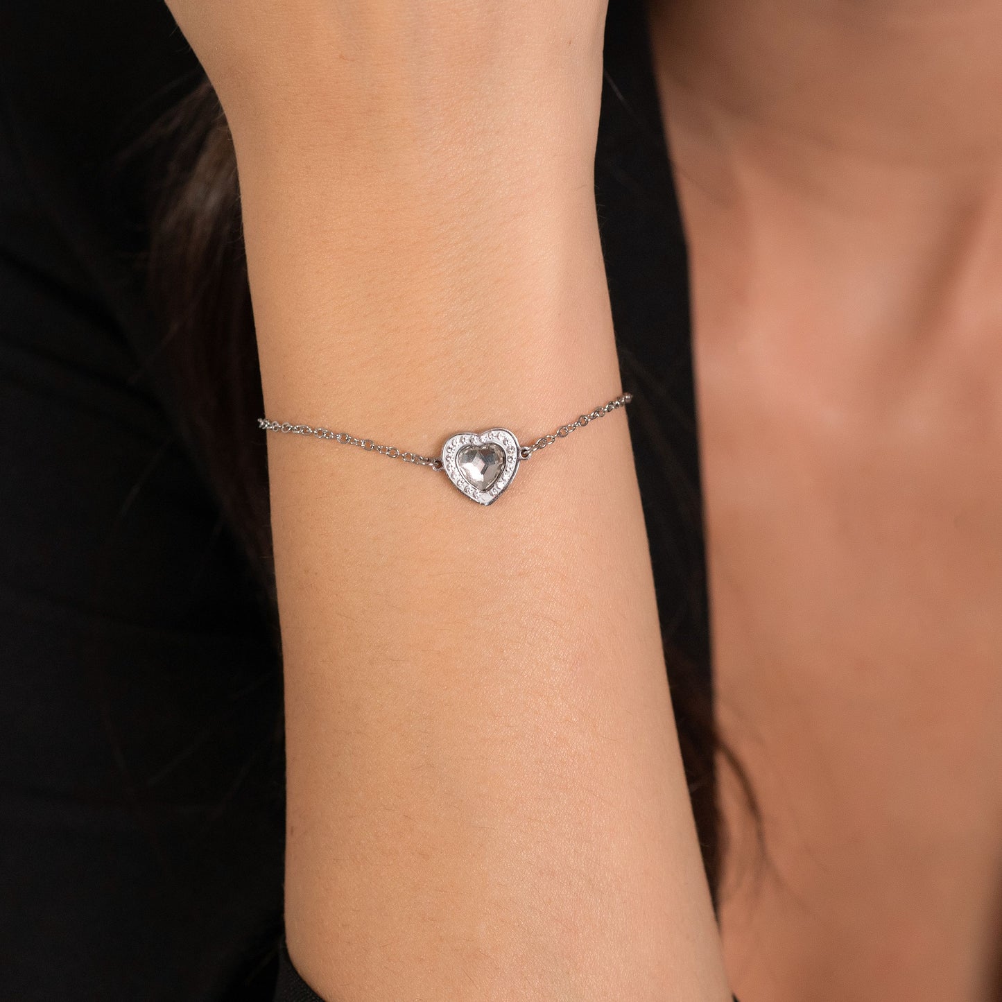 PULSERA DE MUJER DE ACERO CON CORAZÓN DE CRISTAL BLANCO
