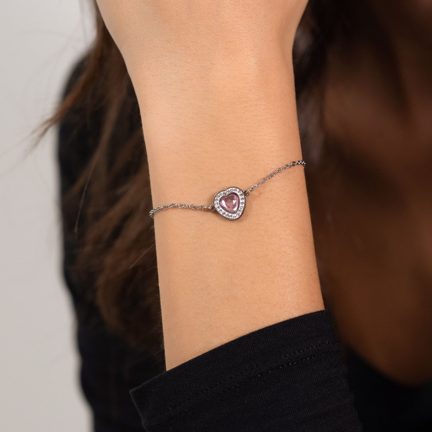 PULSERA DE ACERO CON CORAZÓN DE CRISTAL ROSA Y BLANCO PARA MUJER